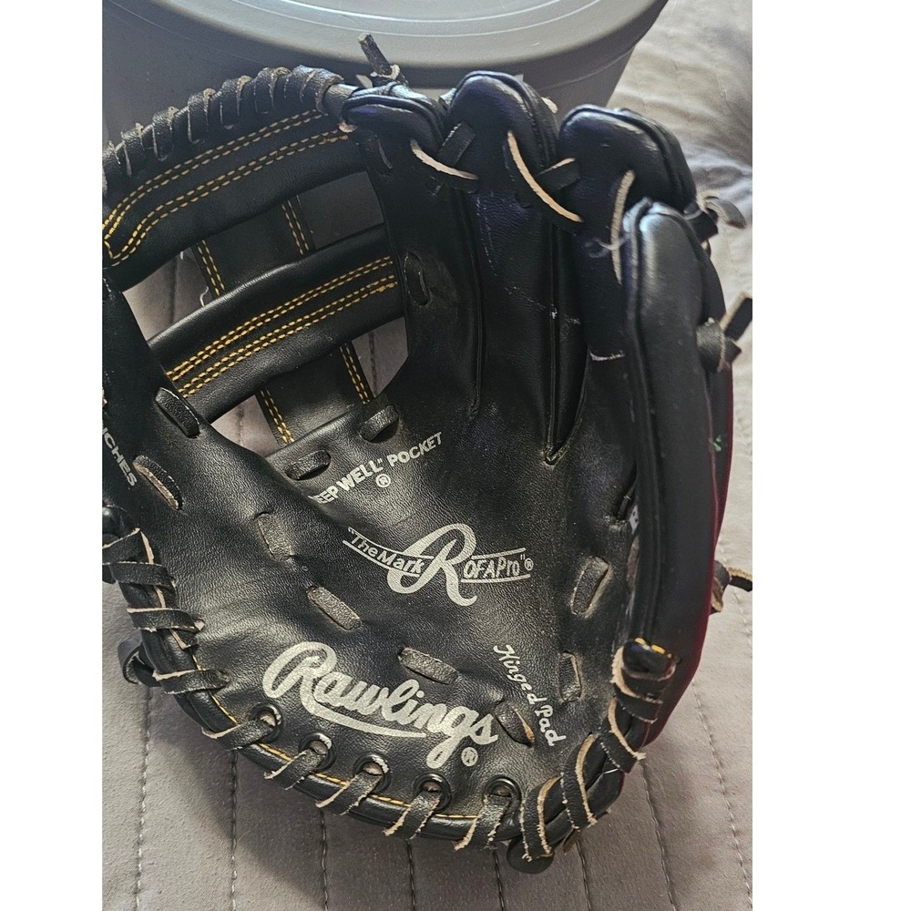 Rawlings Mark of a Pro Youth Baseball Glove Black Right Hand Throw 9 Inch